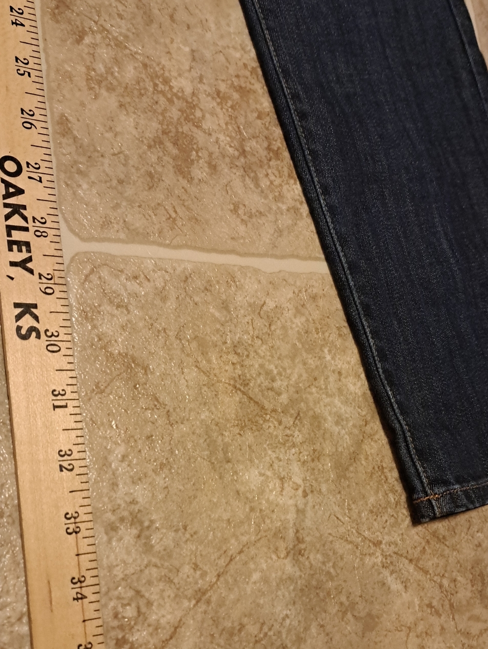 Lucky Brand Women's Slim Straight Dark Indigo Jeans. Size 28. - Picture 8 of 12